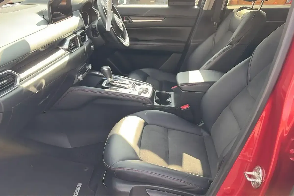 Used Mazda CX-5 Edition 163 HP (119 kW) 2021 Red SUV