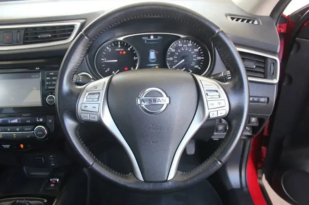 Used Nissan X-Trail N-TEC 130 HP (95 kW) 2016 Laser red SUV