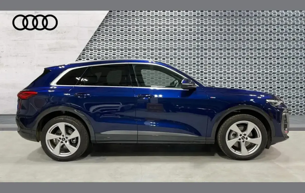 Used Audi Q5 S-Line 268 HP (197 kW) 2025 Blue SUV