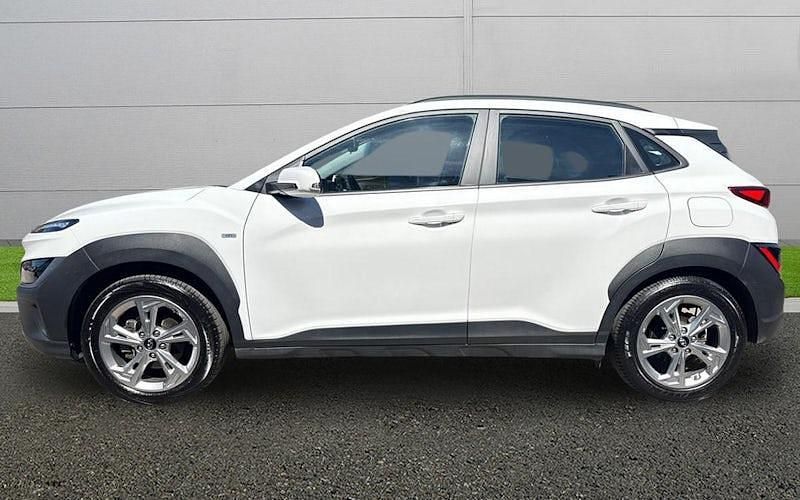 Gebraucht Hyundai Kona SE 120 PS (88 kW) 2021 Weiß SUV