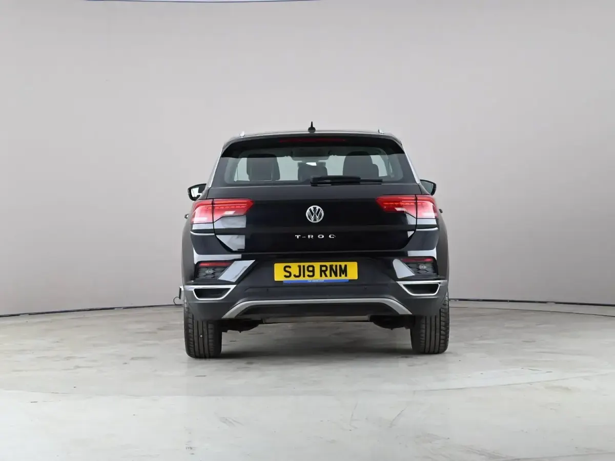 Usado VW T-Roc SE 150 HP (110 kW) 2019 Preto SUV