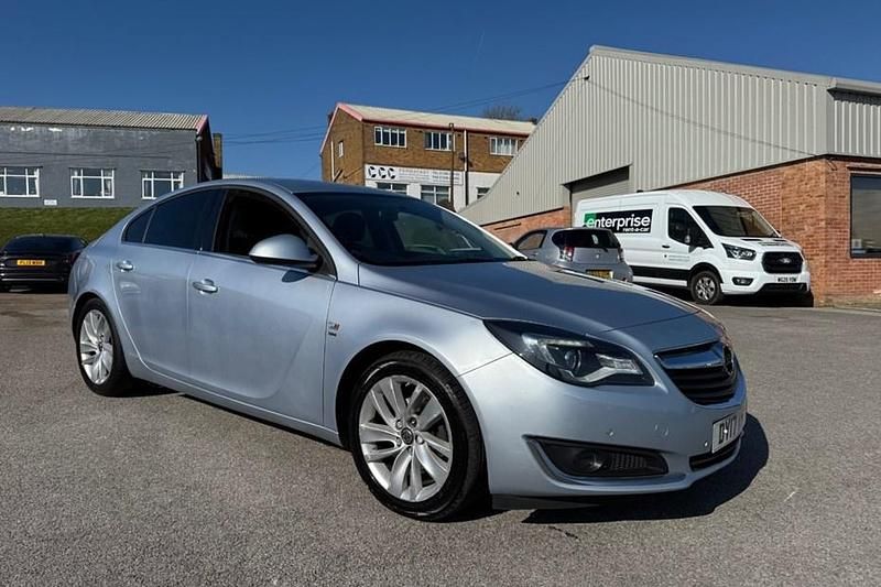 Used Vauxhall Insignia SRi 136 HP (100 kW) 2017 Silver Hatchback