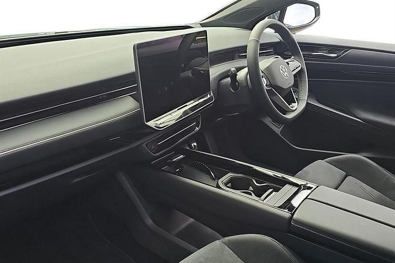 New VW ID.7 Pro 210 kW (286 HP) 2026 Stone washed blue with black roof Hatchback