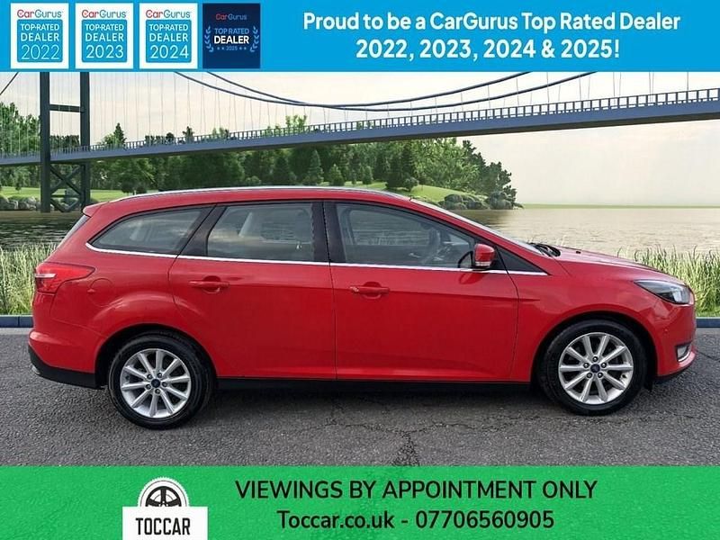 Used Ford Focus Titanium 125 HP (91 kW) 2015 Red Estate