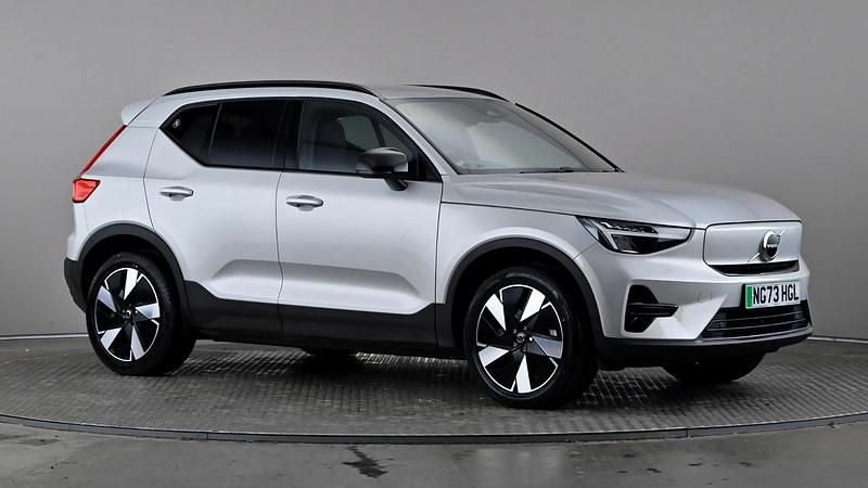 Silver Used 2023 Volvo XC40 Core SUV | £22,998 (Expensive) - Image 1/3