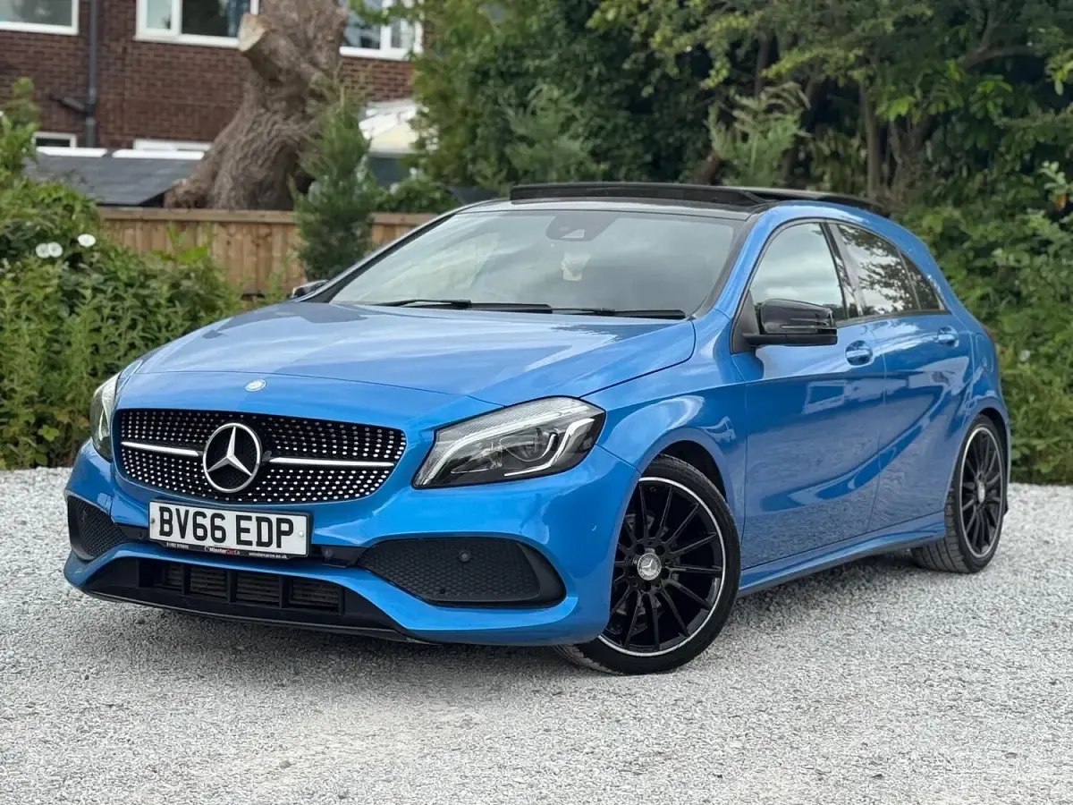 Used Mercedes A200 AMG Line Premium Plus 136 HP (100 kW) 2016 Blue Hatchback