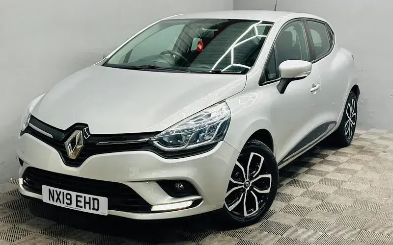 Used Renault Clio Play 90 HP (66 kW) 2025 Hatchback