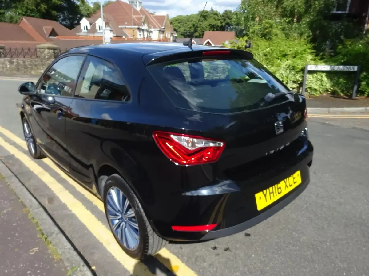 Used Seat Ibiza CONNECT 90 HP (66 kW) 2016 Black Hatchback