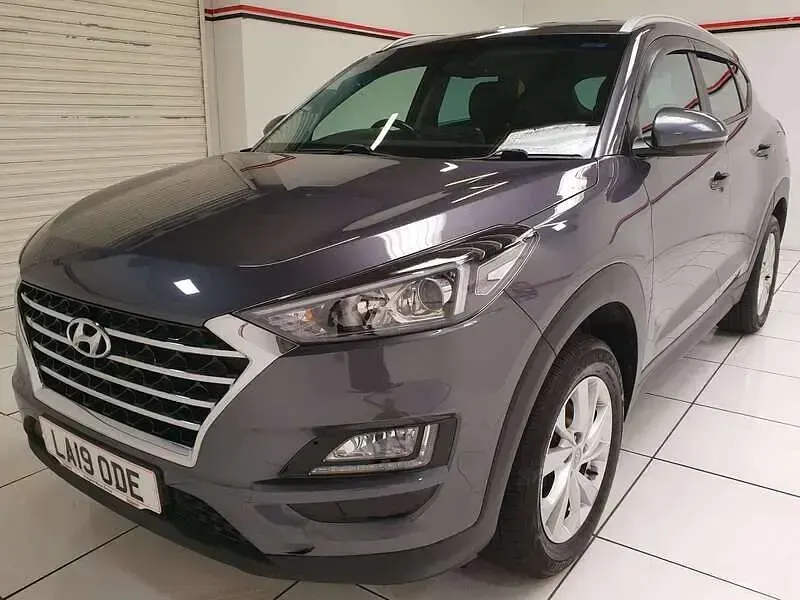 Used Hyundai Tucson SE 132 HP (97 kW) 2019 Grey SUV