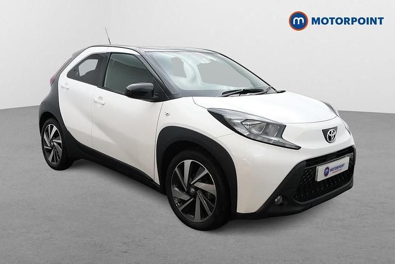 Used Toyota Aygo X 72 HP (52 kW) 2024 White SUV