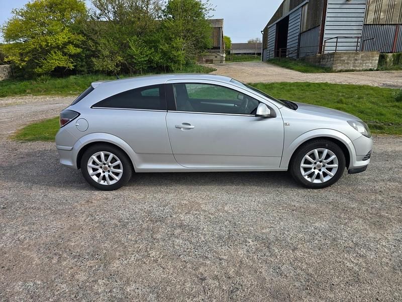 Used Vauxhall Astra Sport 2010 Silver Hatchback