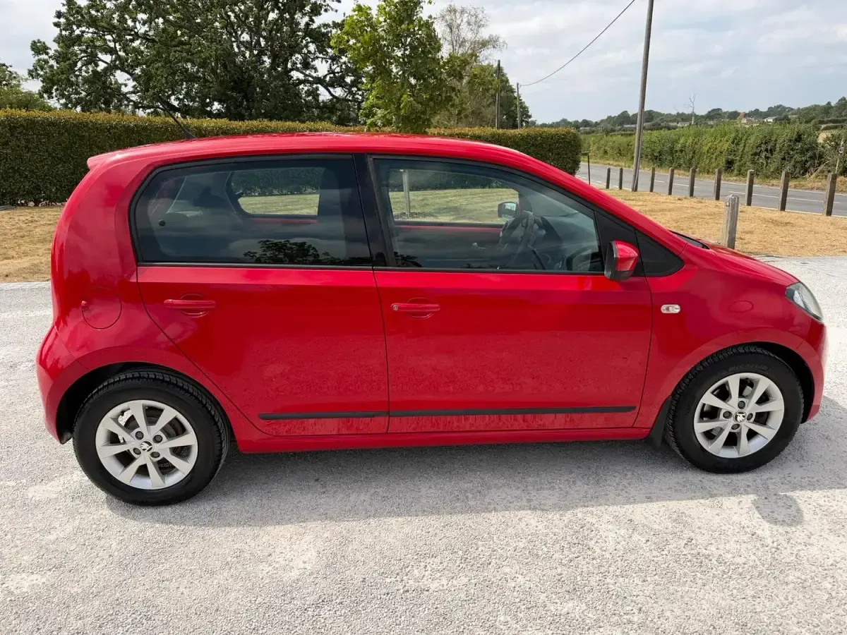 Used Skoda Citigo Elegance 75 HP (55 kW) 2014 Red Hatchback