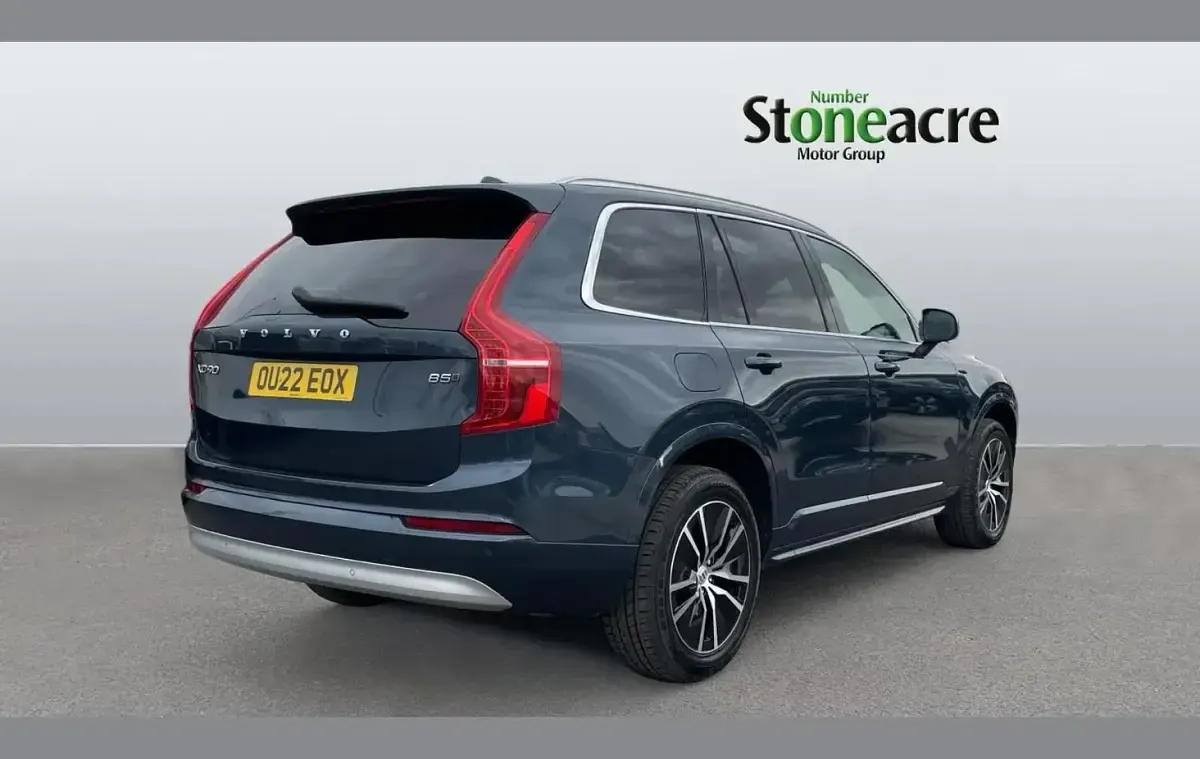 Used Volvo XC90 Momentum 232 HP (170 kW) 2022 Blue SUV