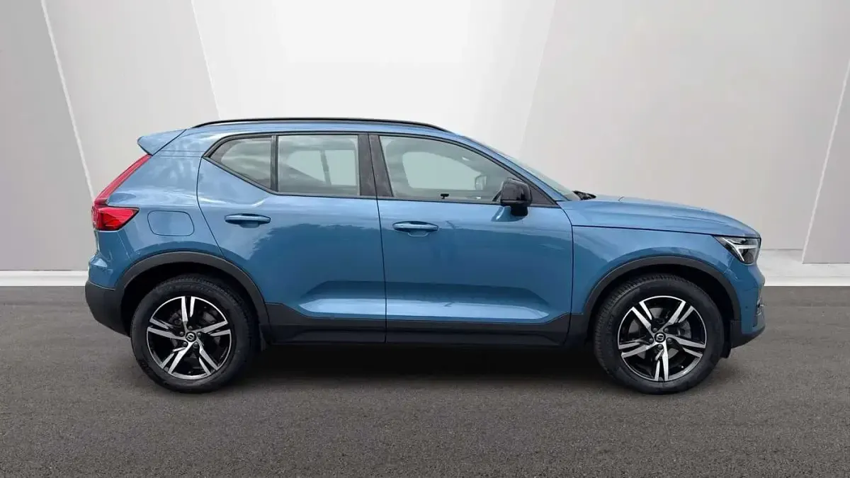 Used Volvo XC40 Plus 161 HP (118 kW) 2023 Blue SUV