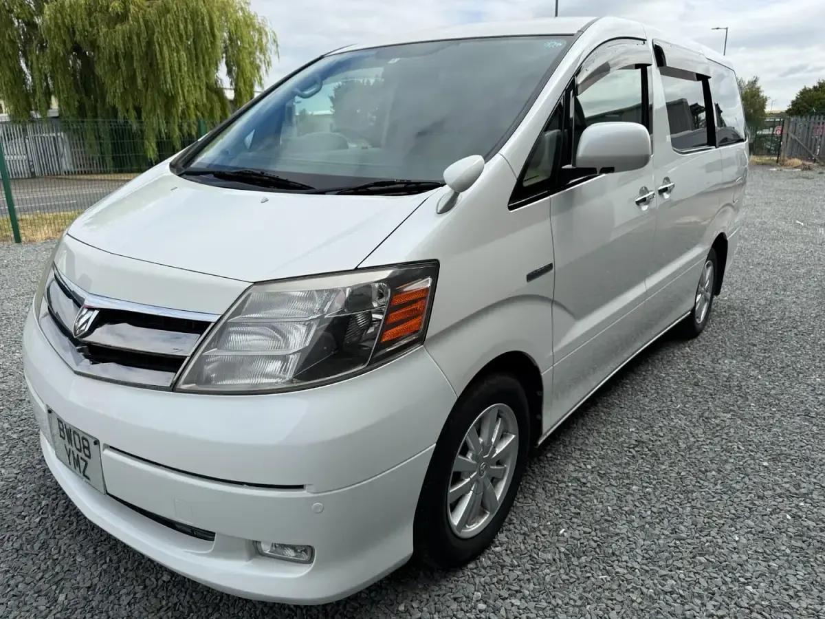 Usado Toyota Alphard 2008 Branco Monovolume