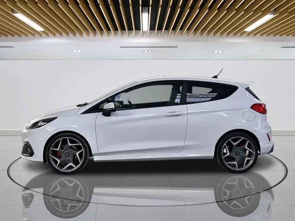 Used Ford Fiesta ST 200 HP (147 kW) 2019 White Hatchback