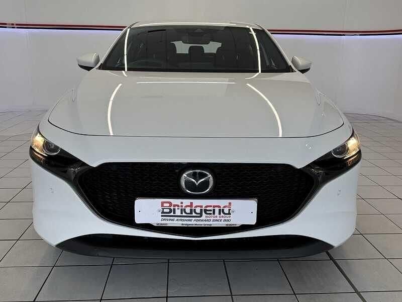 Begagnad Mazda 3 2022 Vit Halvkombi