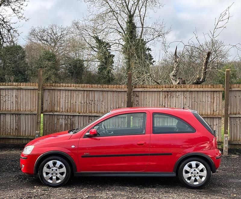 Used Vauxhall Corsa 80 HP (58 kW) 2005 Red Hatchback