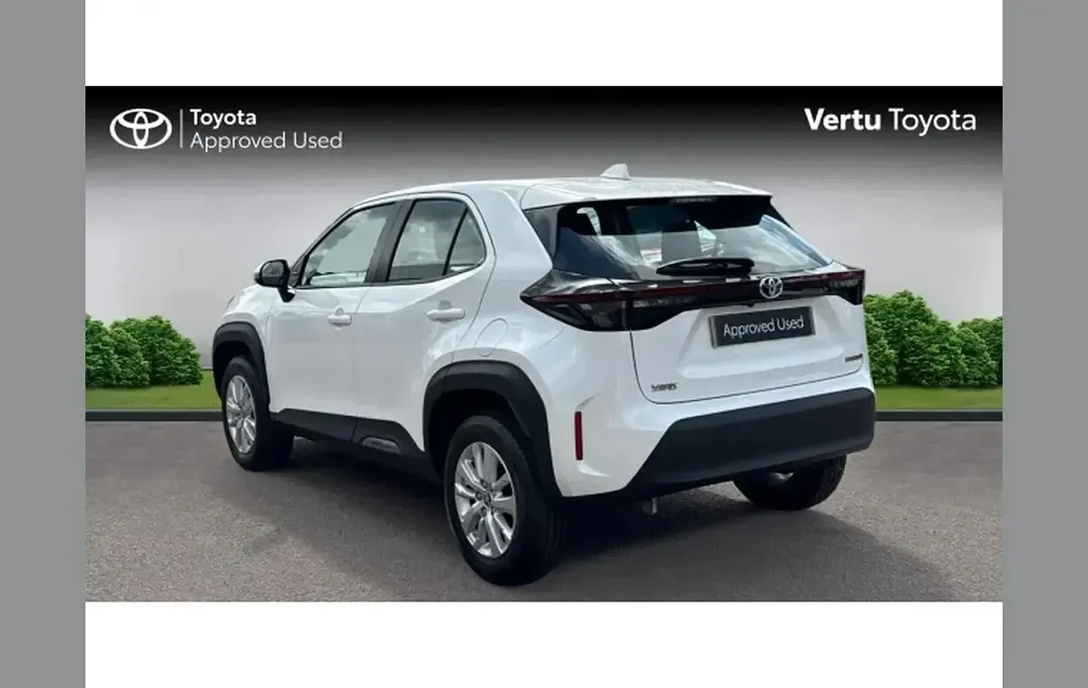 Used Toyota Yaris Cross 113 HP (83 kW) 2024 White SUV