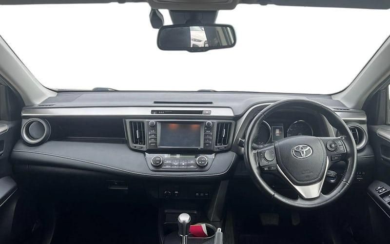 Usado Toyota RAV4 197 HP (144 kW) 2018 SUV