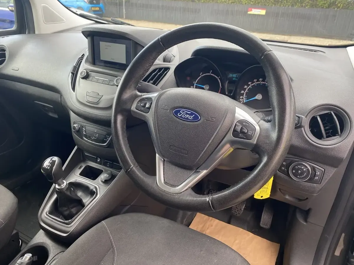 Used Ford Transit Courier Limited 100 HP (73 kW) 2021 Grey Van