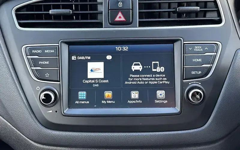 Used Hyundai i20 SE 101 HP (74 kW) 2019 White Hatchback
