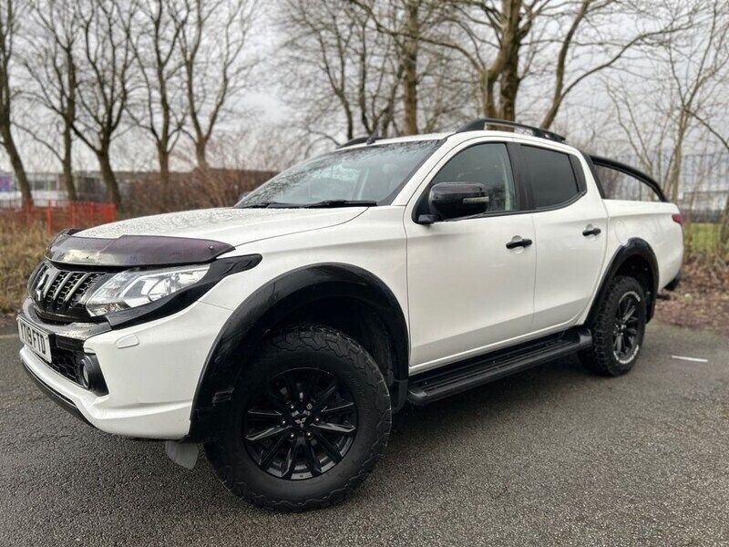 White Used 2019 Mitsubishi L200 Top Pickup | £15,990 (Fair price) - Image 1/3