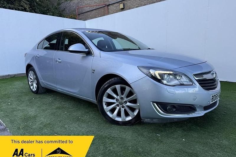 Silver Used 2015 Vauxhall Insignia Elite Hatchback | £3,795 (Good price) - Image 1/1