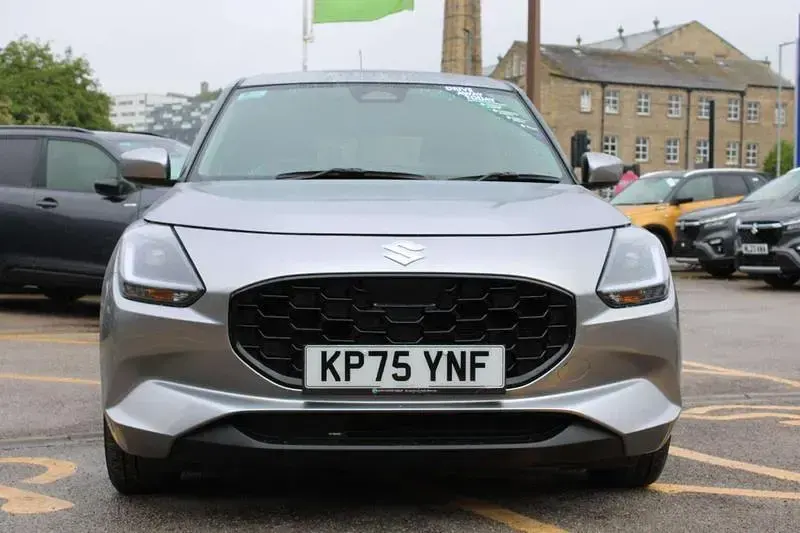 Used Suzuki Swift 82 HP (60 kW) 2025 Silver Hatchback