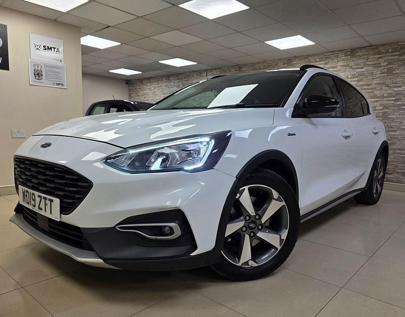 Begagnad Ford Focus Active 2019 Vit Halvkombi