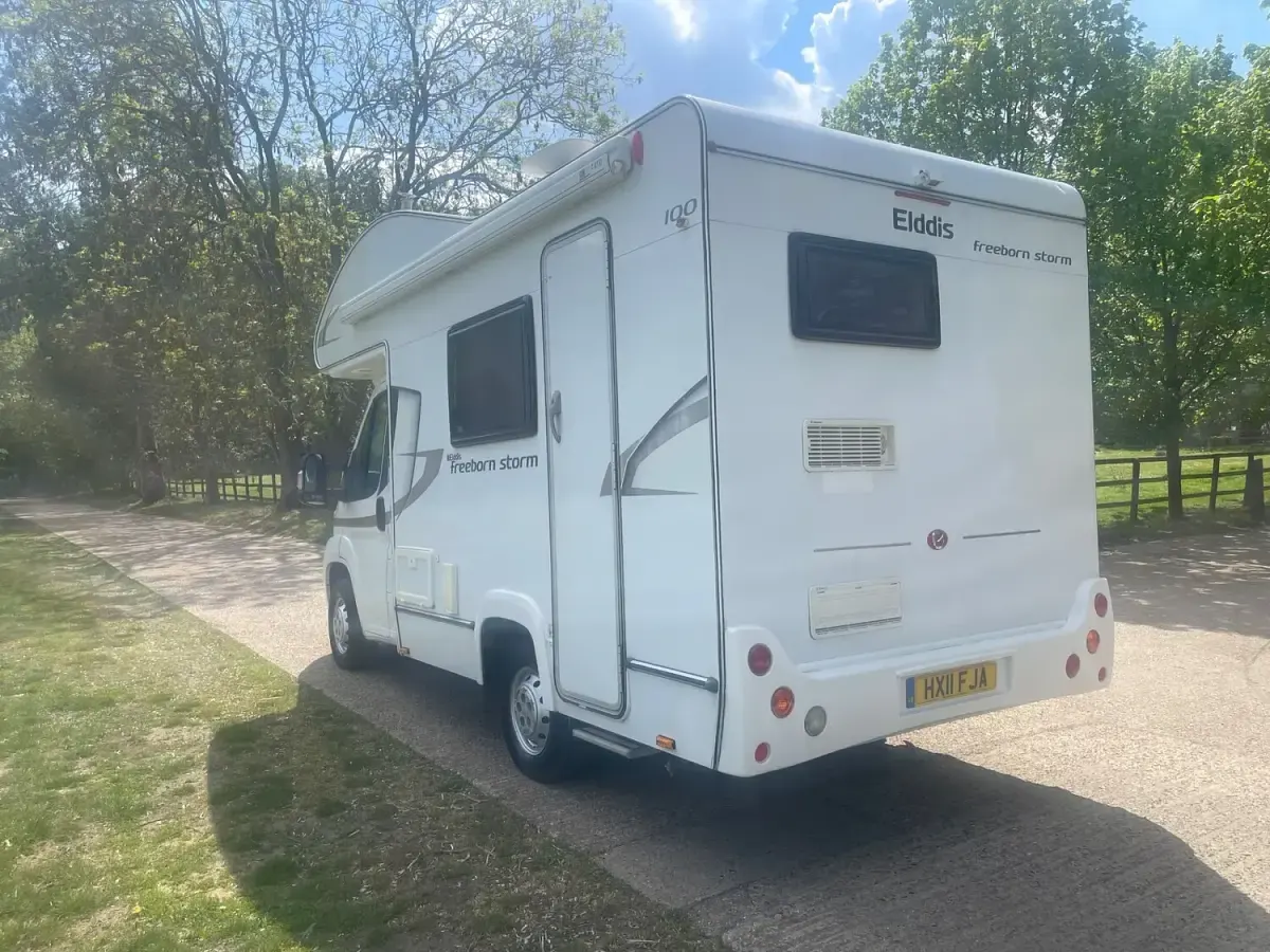 Käytetty Peugeot Boxer 2011 Valkoinen Van