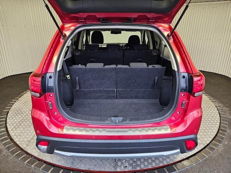 Used Mitsubishi Outlander 147 HP (108 kW) 2015 Red SUV