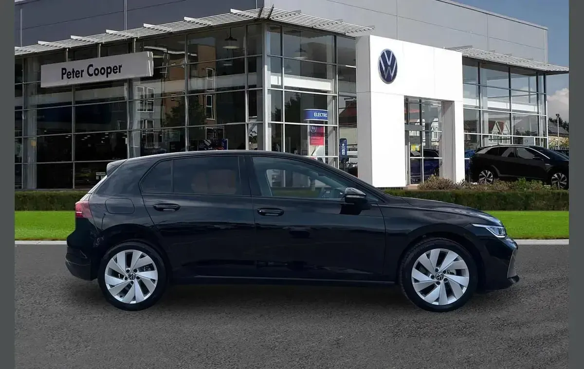 New VW Golf VIII Match 147 HP (108 kW) 2026 Black Hatchback