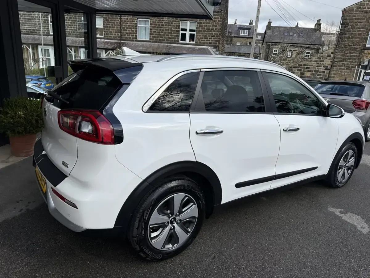 Gebraucht Kia Niro 141 PS (103 kW) 2019 Weiß SUV