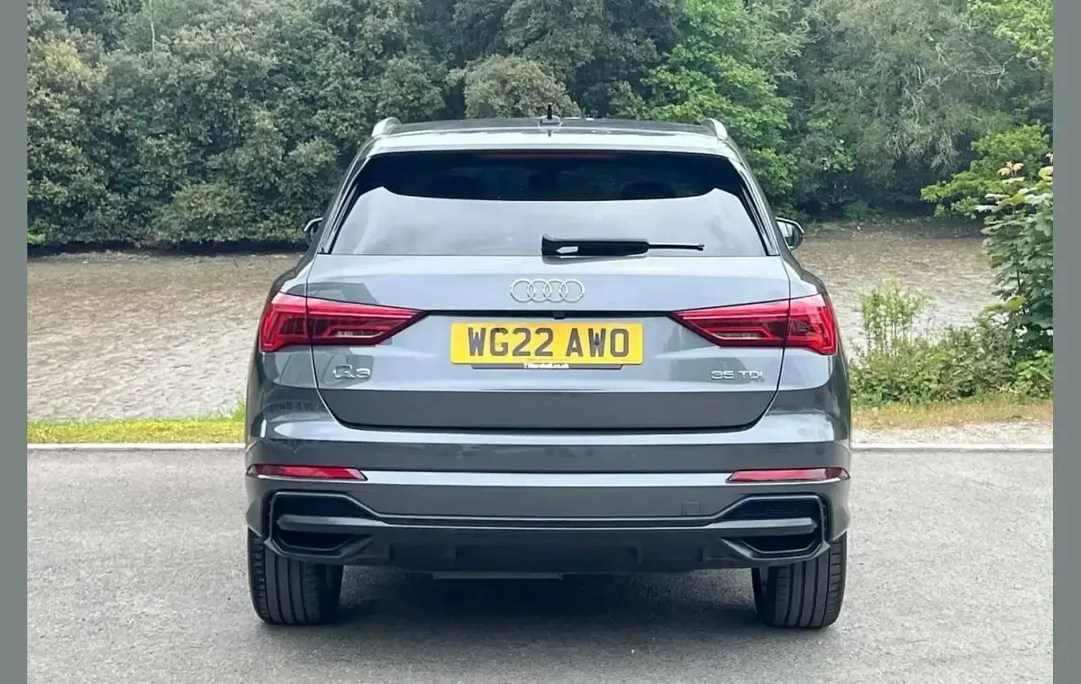 Używany Audi Q3 S-Line 150 KM (110 kW) 2022 Szary SUV