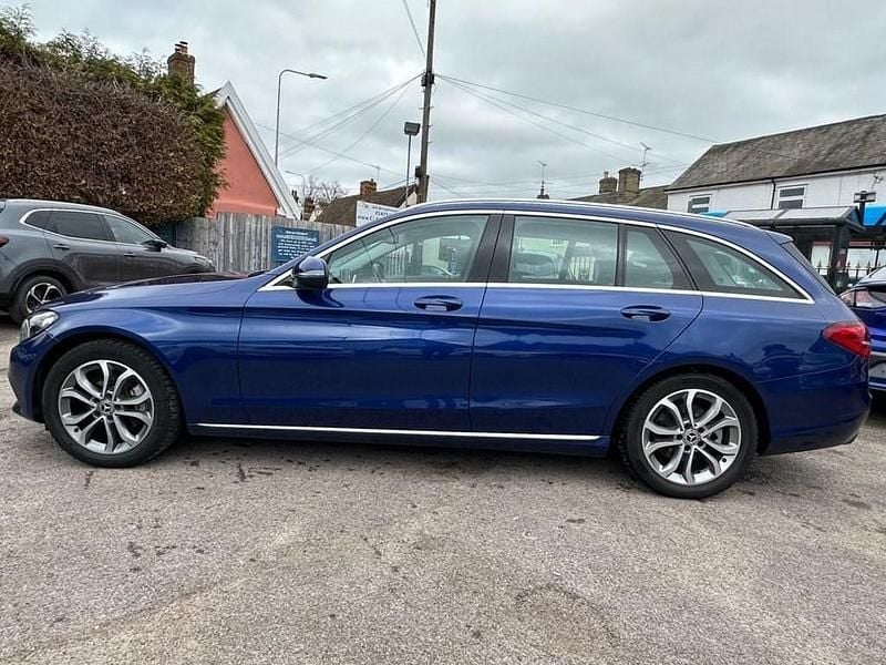 Used Mercedes C220 170 HP (125 kW) 2017 Blue Estate