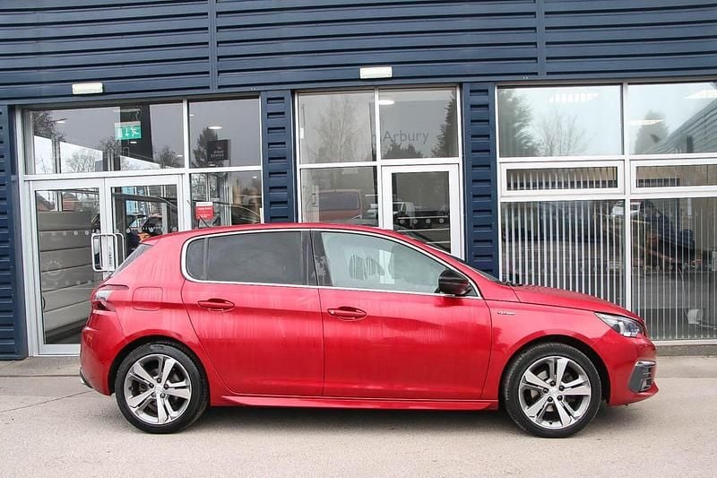 Used Peugeot 308 GT-line 129 HP (94 kW) 2020 Red Hatchback