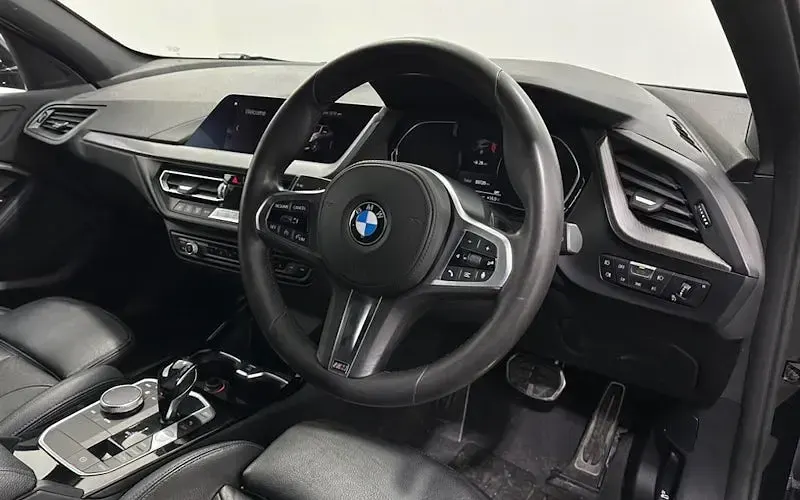 Used BMW 118 M Sport 140 HP (102 kW) 2019 Black Hatchback