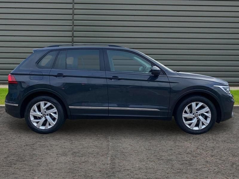Used VW Tiguan Life 150 HP (110 kW) 2021 Grey SUV
