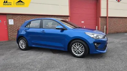 Used Kia Rio 101 HP (74 kW) 2022 Blue Hatchback