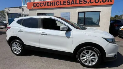 Used Nissan Qashqai Acenta Premium 131 HP (96 kW) 2014 White SUV