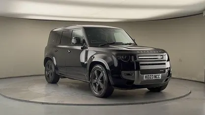 Used Land Rover Defender HSE Dynamic 404 HP (297 kW) 2023 Santorini black SUV