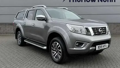 Used Nissan Navara Tekna 190 HP (139 kW) 2019 Grey Pickup