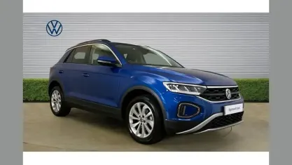 Used VW T-Roc Match 150 HP (110 kW) 2024 Blue SUV