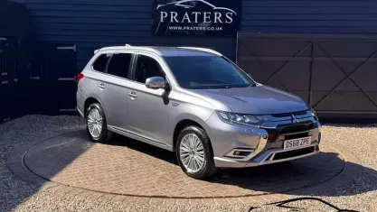 Używany Mitsubishi Outlander P-HEV 177 KM (130 kW) 2018 Szary Kombi