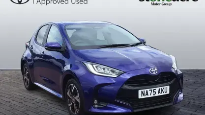 Used Toyota Yaris Design 116 HP (85 kW) 2025 Blue Hatchback