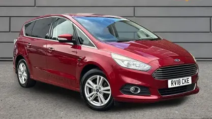 Używany Ford S-MAX Titanium 160 KM (117 kW) 2018 Czerwony Minivan
