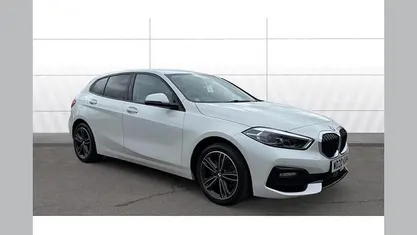Used BMW 118 Sport Line 140 HP (102 kW) 2020 White Hatchback