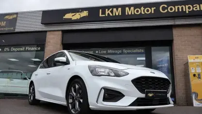 Used Ford Focus ST-Line 125 HP (91 kW) 2019 White Hatchback