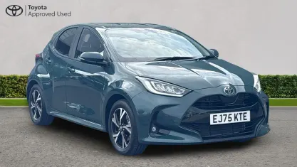 Used Toyota Yaris Hybrid Design 116 HP (85 kW) 2025 Forest green Hatchback
